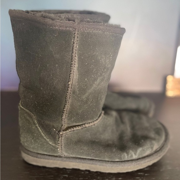 UGG Classic Short 5825 Black Suede Boots - Picture 5 of 7